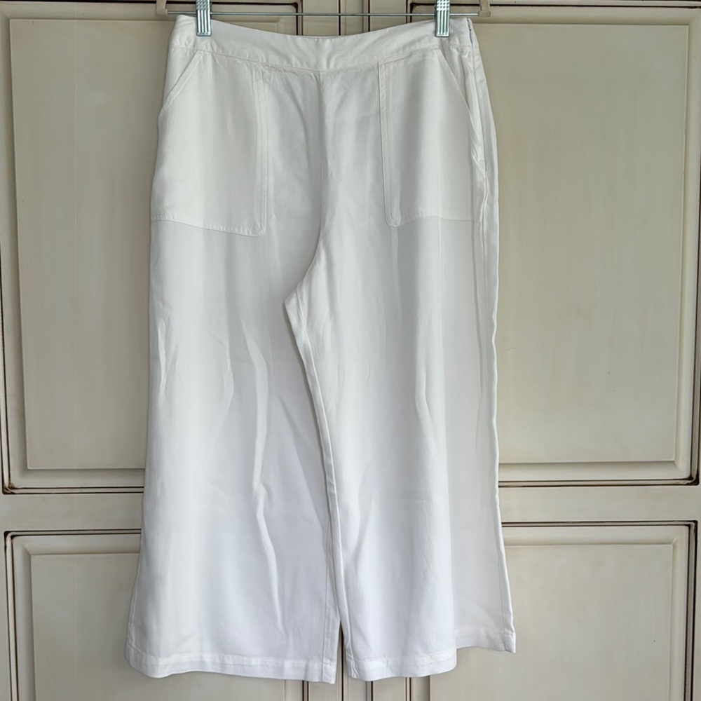 Abercrombie & Fitch White Cropped Pants Size 8